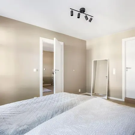 Romslig Og Moderne I アパート オスロ